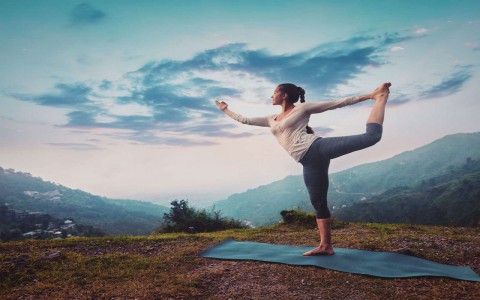 Top 5 bài tập Yoga tại nhà giúp chữa bệnh đau đầu, rối loạn tiền đình